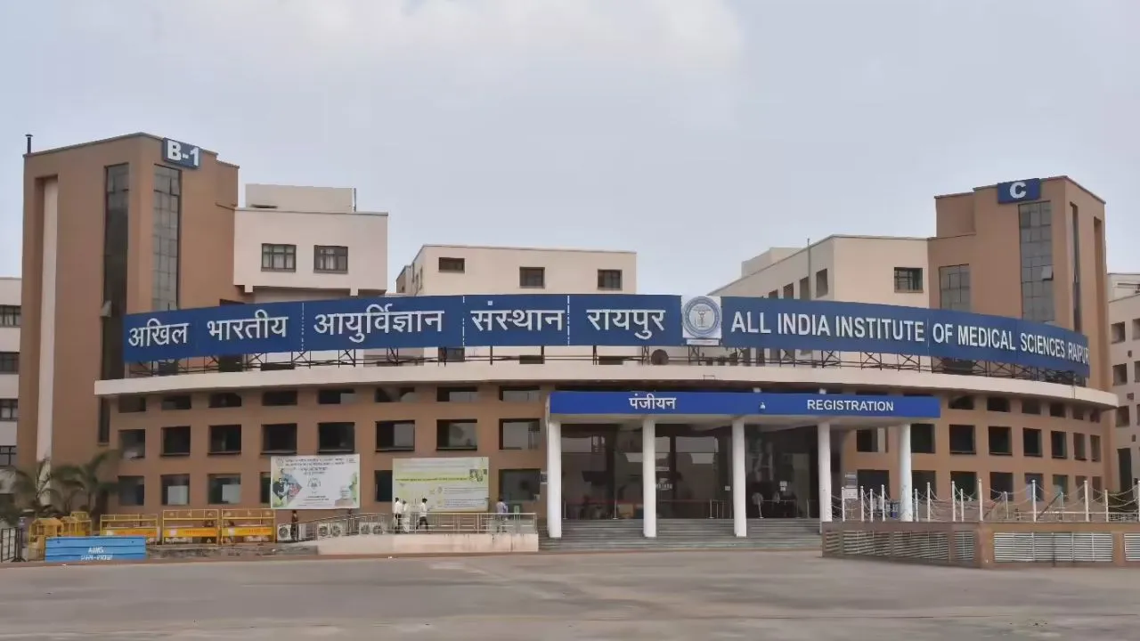 रायपुर AIIMS में बढ़ी मरीजों की परेशानी: बेड की कमी से रेफरल का बढ़ा बोझ, इलाज पर भी असर