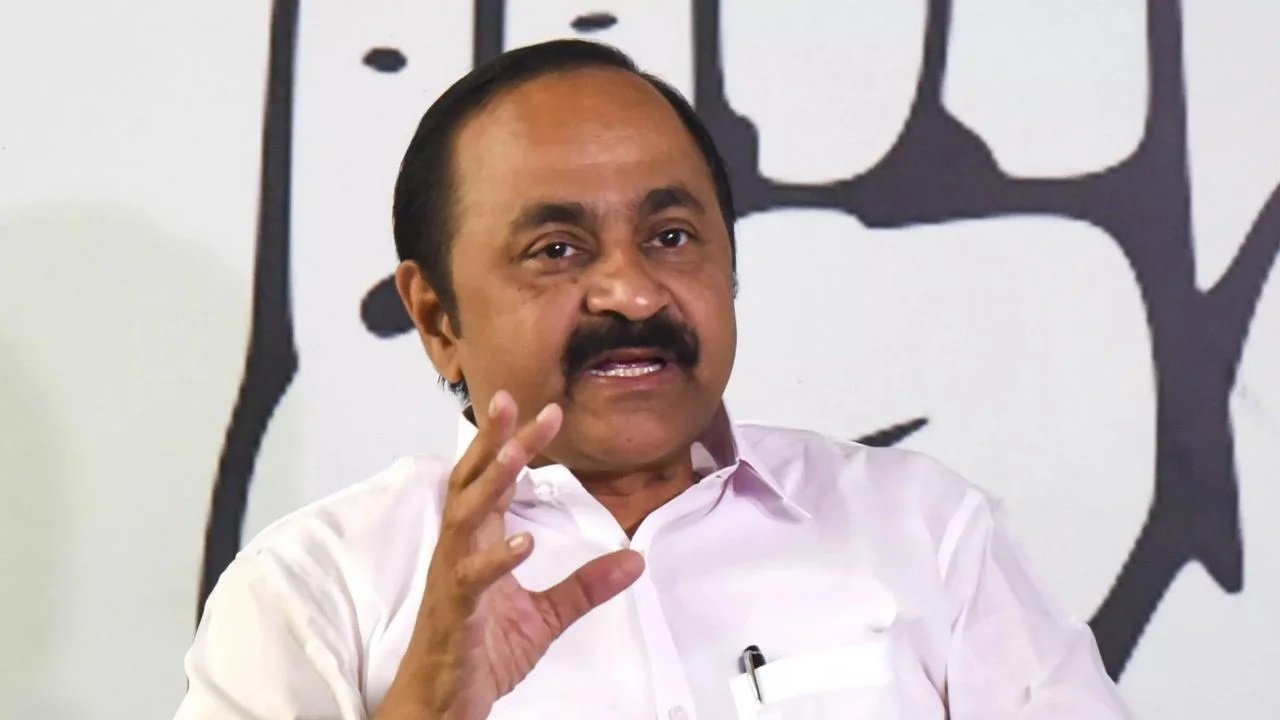 केरल की राजनीति में बड़ा उलटफेर, मुख्यमंत्री चयन पर कांग्रेस ने लिया चौंकाने वाला फैसला