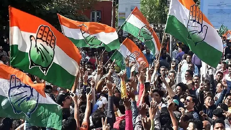 महंगाई पर कांग्रेस का बड़ा वार: आज सड़कों पर उतरेगा विरोध, गैस सिलेंडर बना मुख्य मुद्दा