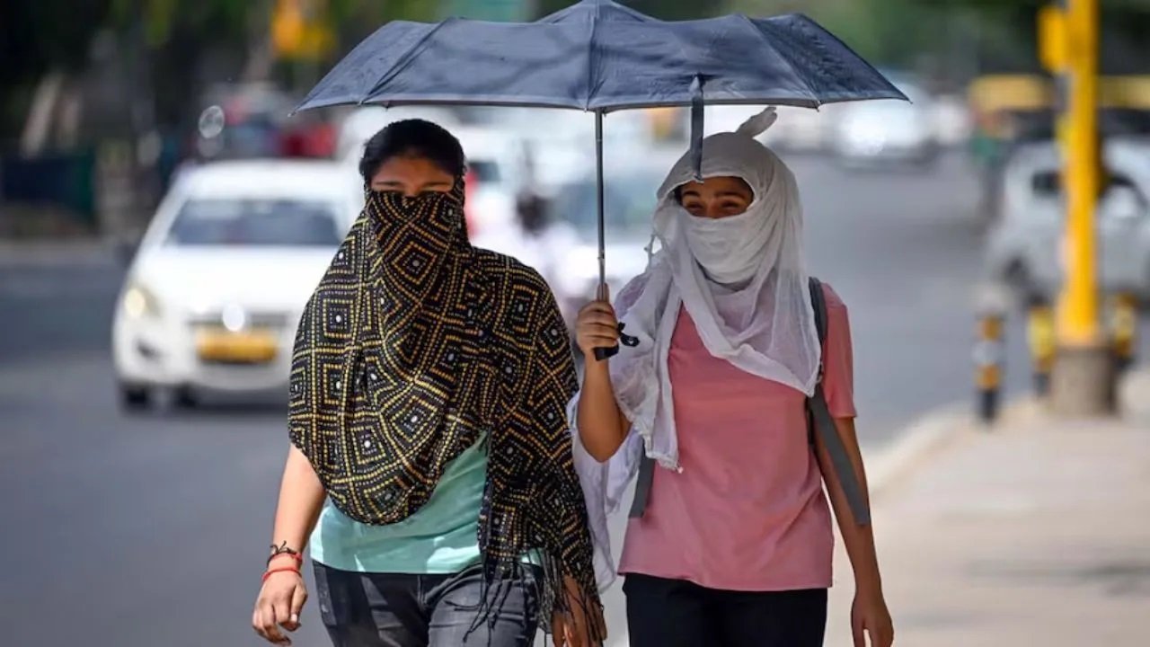 CG Weather Update: छत्तीसगढ़ में गर्मी ने बढ़ाई मुश्किलें, रायपुर समेत कई जिलों में पारा 45 डिग्री के करीब पहुंचा