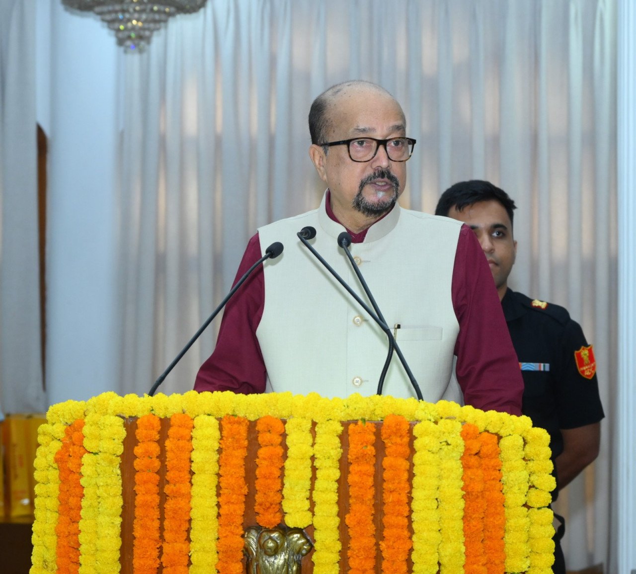 रायपुर : जीवन में ऐसा कार्य करें जिसमें केवल पाना नहीं, समाज को कुछ देना हो- राज्यपाल  रमेन डेका