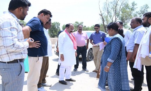 रायपुर : उप मुख्यमंत्री  अरुण साव के बस्तर प्रवास का दूसरा दिन : मिशन अमृत, राष्ट्रीय राजमार्ग और तालाब सौंदर्यीकरण कार्यों का किया निरीक्षण