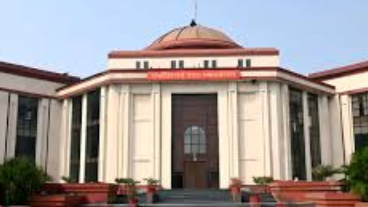 Bilaspur High Court: रिटायरमेंट से एक दिन पहले शिक्षिका को बड़ी राहत, हाईकोर्ट ने सुबह 11 बजे तक जॉइनिंग कराने का दिया आदेश