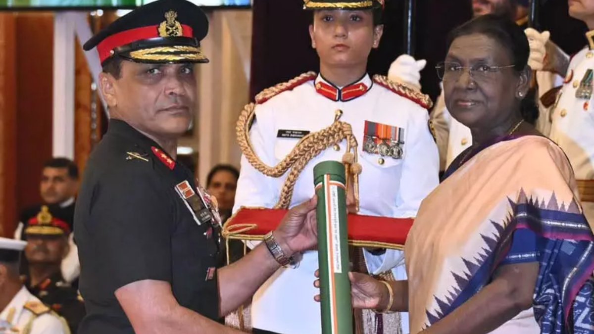 छत्तीसगढ़ के मेजर जनरल सुधीर कुमार शर्मा को ‘अति विशिष्ट सेवा मेडल’, राष्ट्रपति ने किया सम्मानित