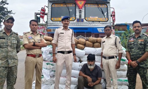 चिल्फी बॉर्डर पर पुलिस की नजर से नहीं बच पाया कंटेनर, गुप्त चेंबर से निकला 4 क्विंटल से ज्यादा गांजा और खुल गया तस्करी का बड़ा खेल
